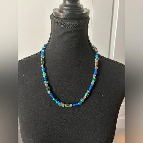 Vintage | Estate Bundle of 7 beaded  necklaces - Picture 4 of 11